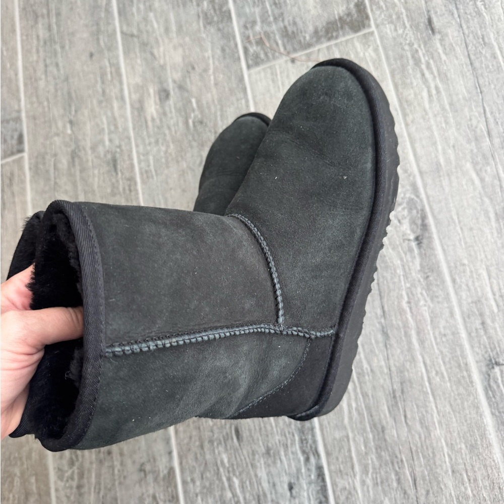 UGG Women’s Classic Short II Shearling Lined Short Boots - Picture 5 of 15